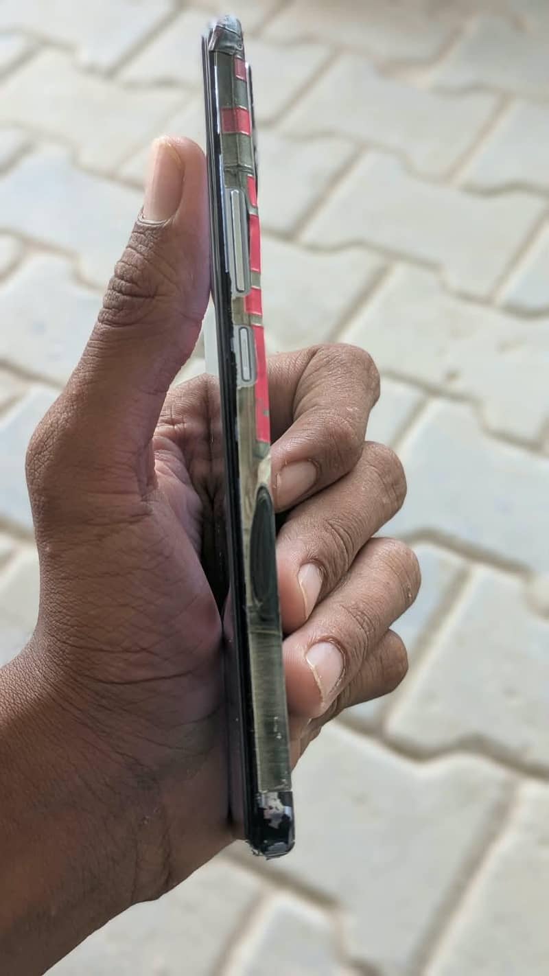 Vivo V21 4