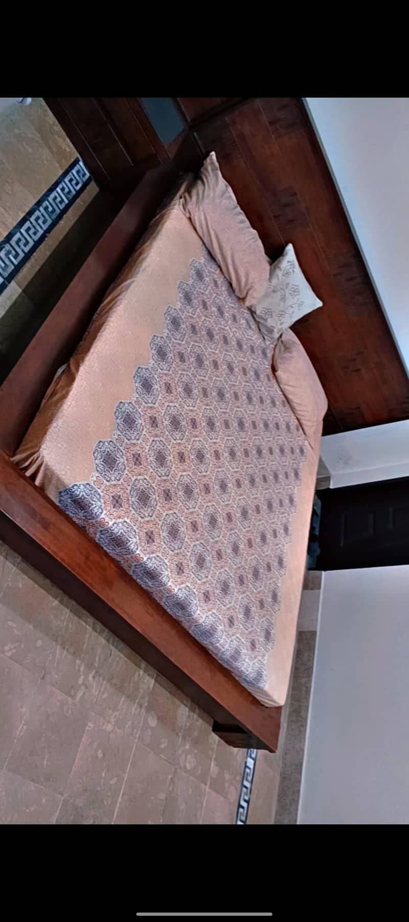 Solid Sheesham Wood Bed Set 0