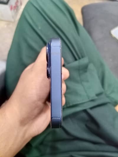 Apple iPhone 14
