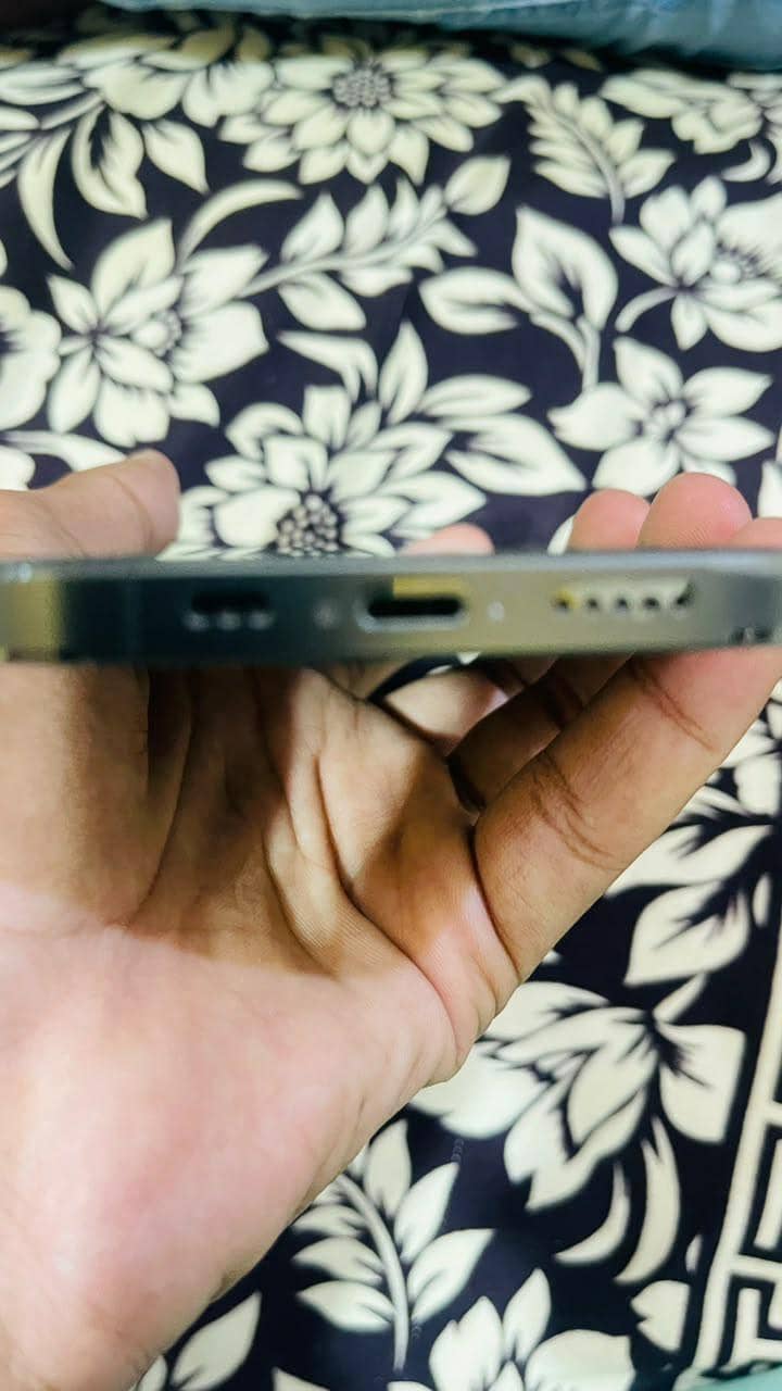 Apple iPhone 12 Pro 4