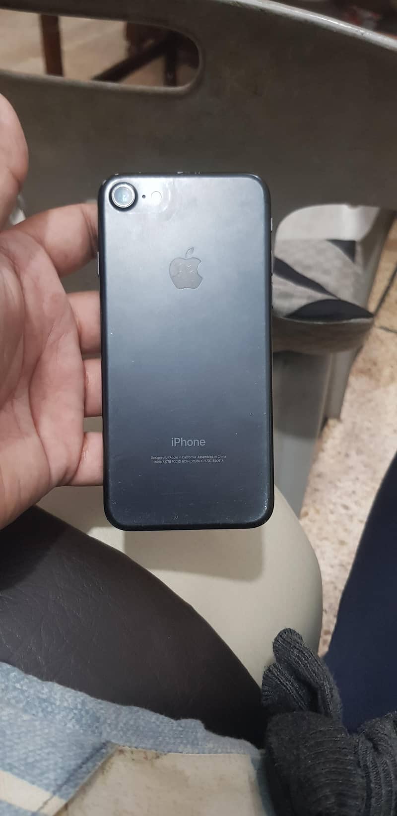 Apple iPhone 7 3