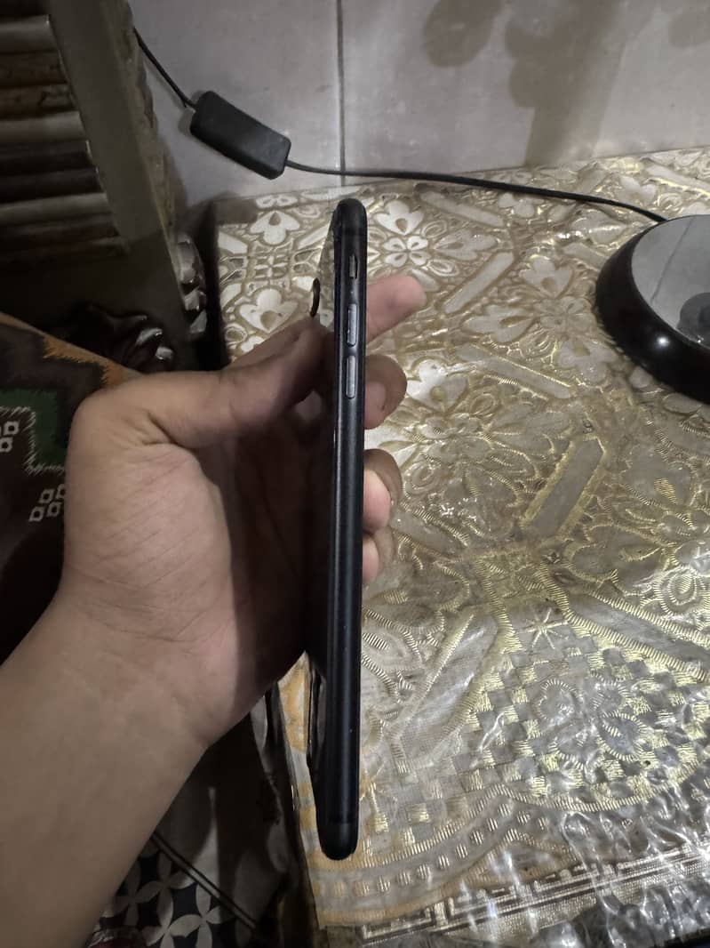 Apple iPhone 8 Plus 2