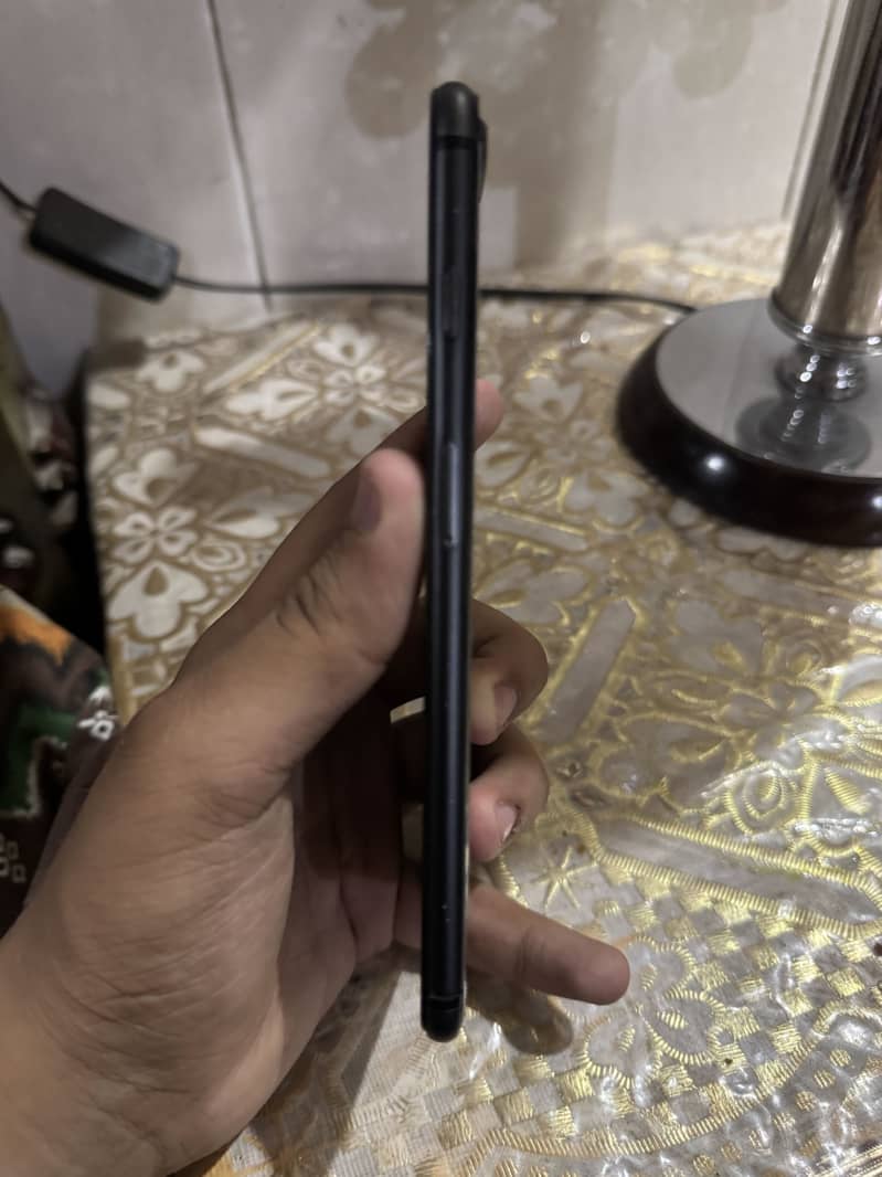 Apple iPhone 8 Plus 4