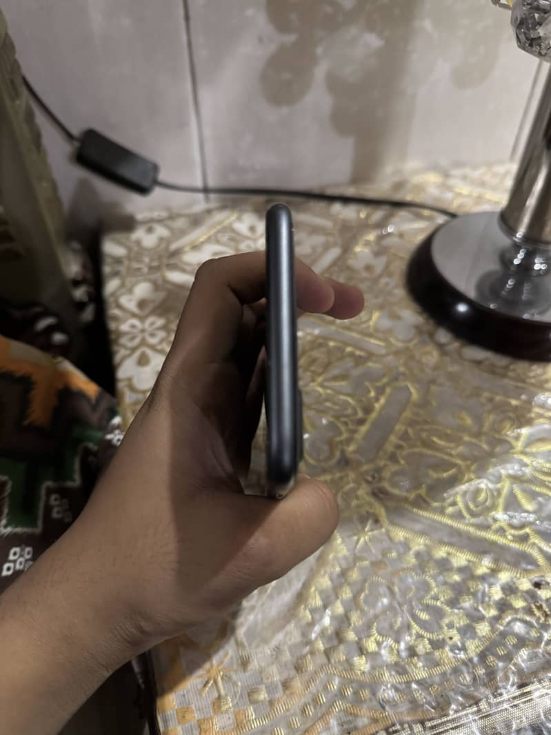 Apple iPhone 8 Plus 5