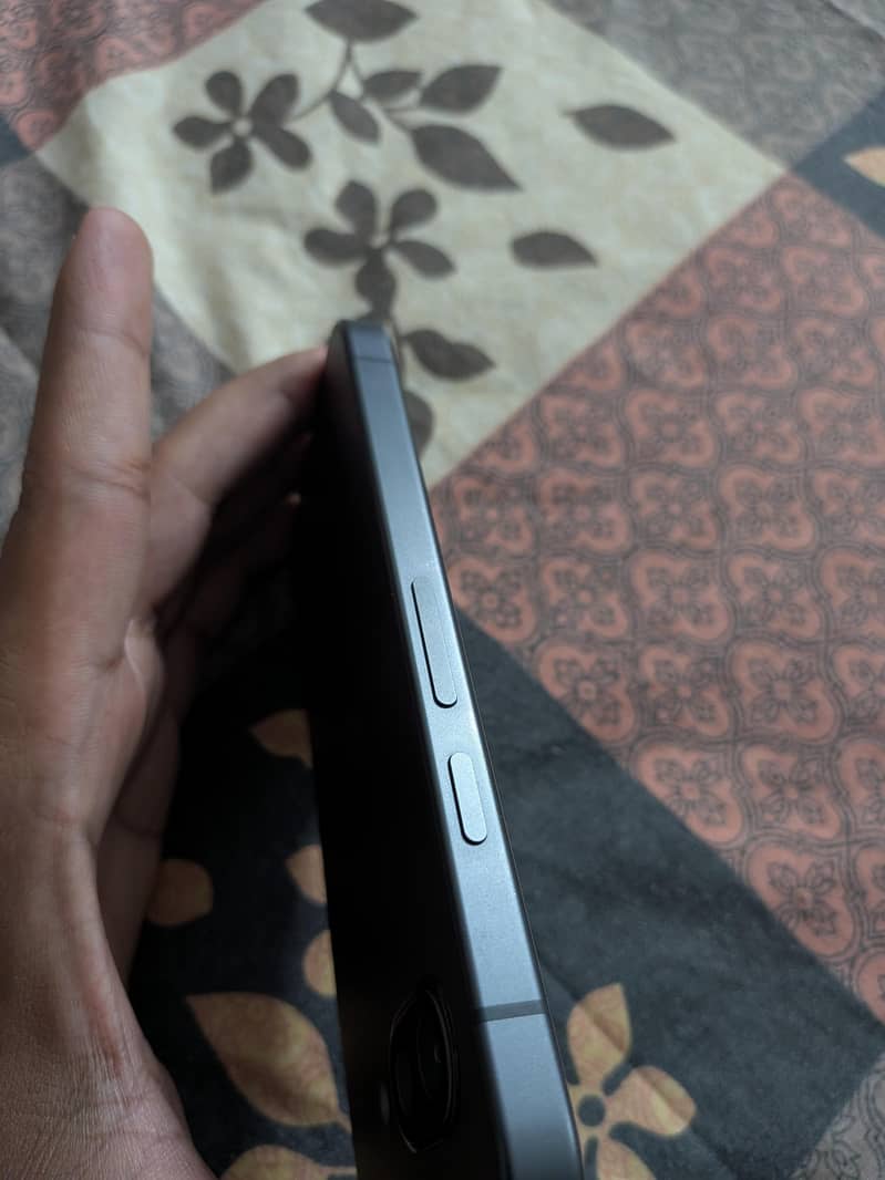 Google Pixel 9a 3