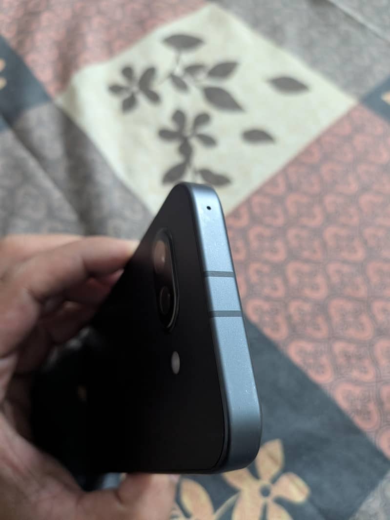 Google Pixel 9a 4
