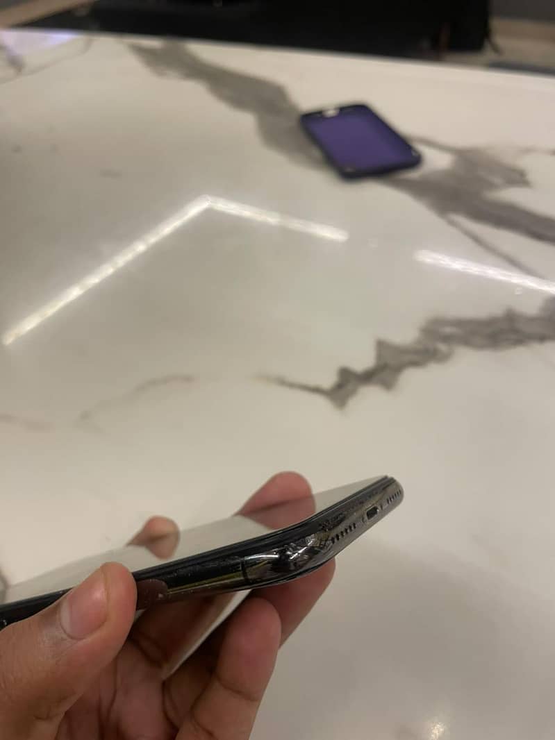 Apple iPhone X 3