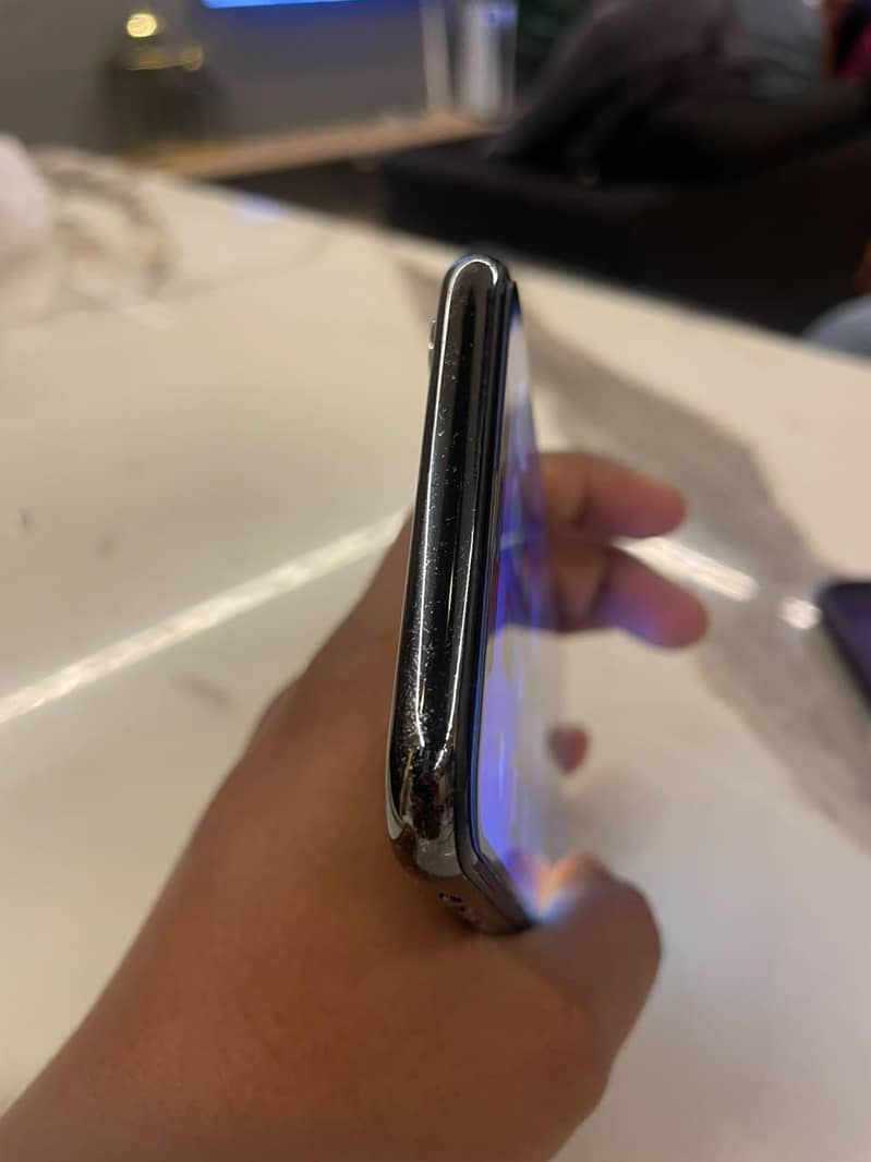 Apple iPhone X 5