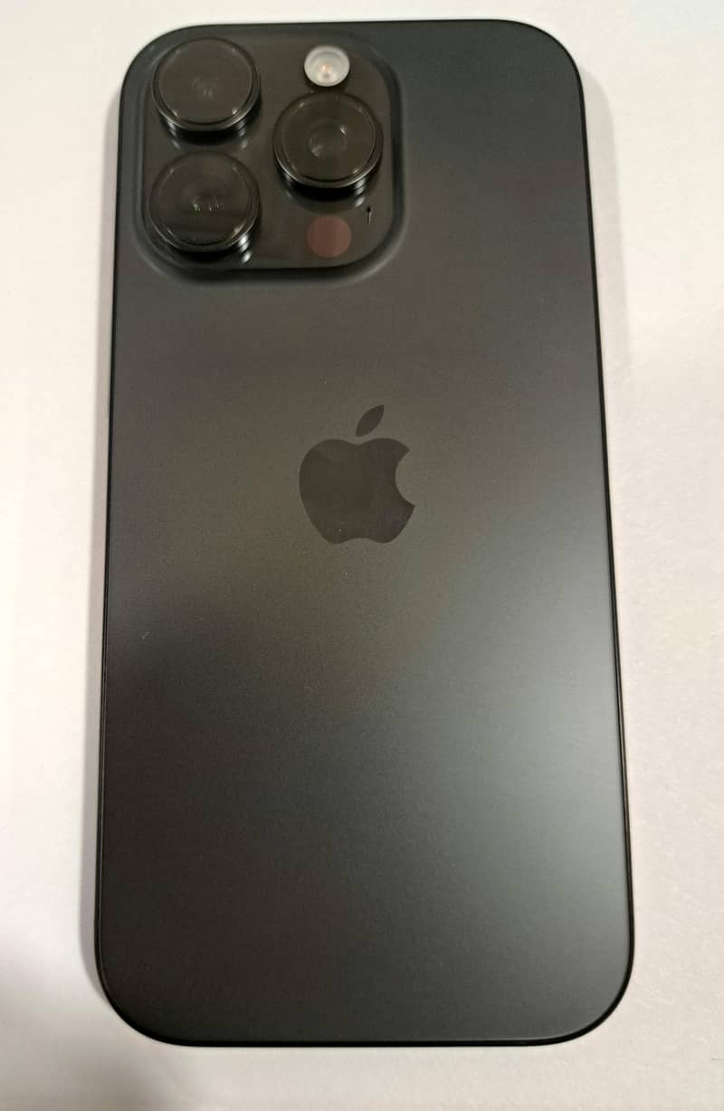 Apple iPhone 16 Pro 0