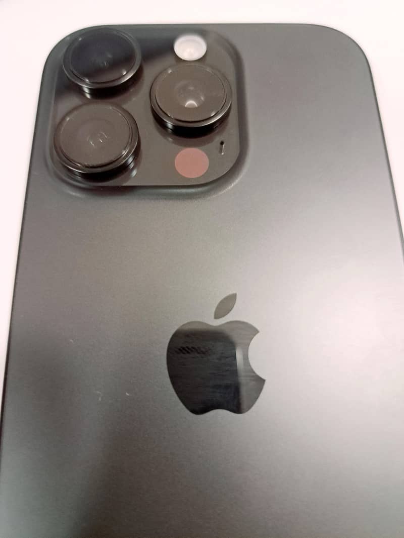 Apple iPhone 16 Pro 7