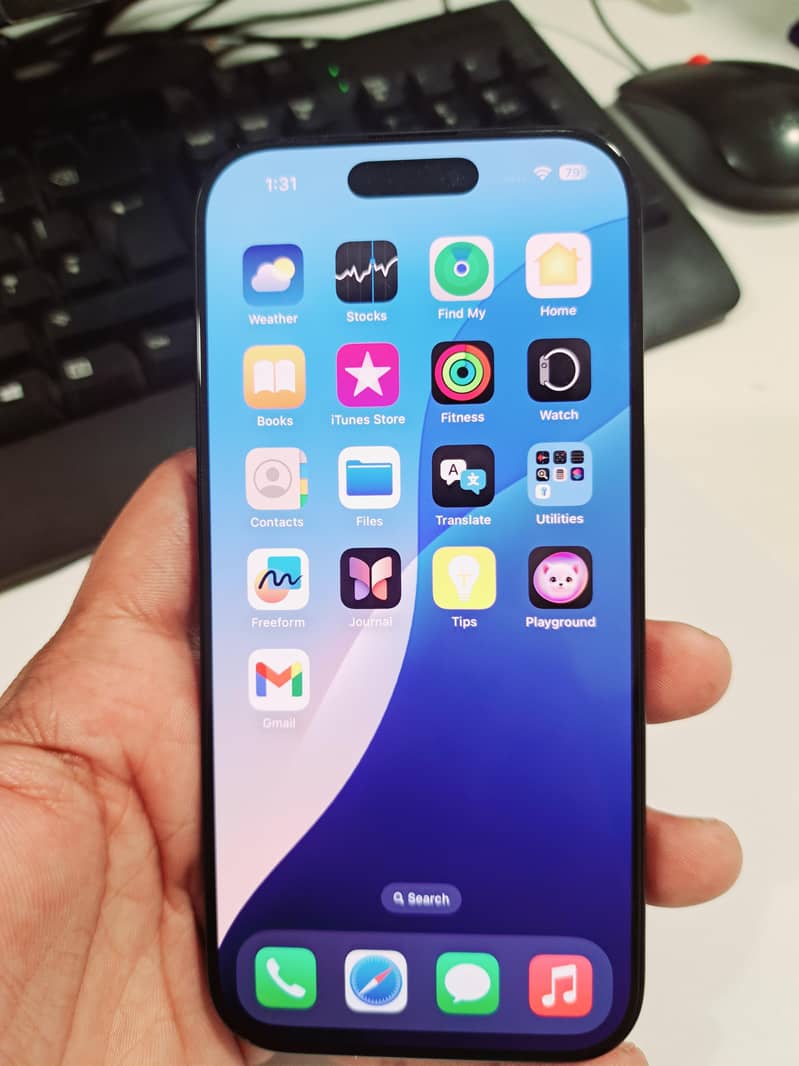 Apple iPhone 16 Pro 12