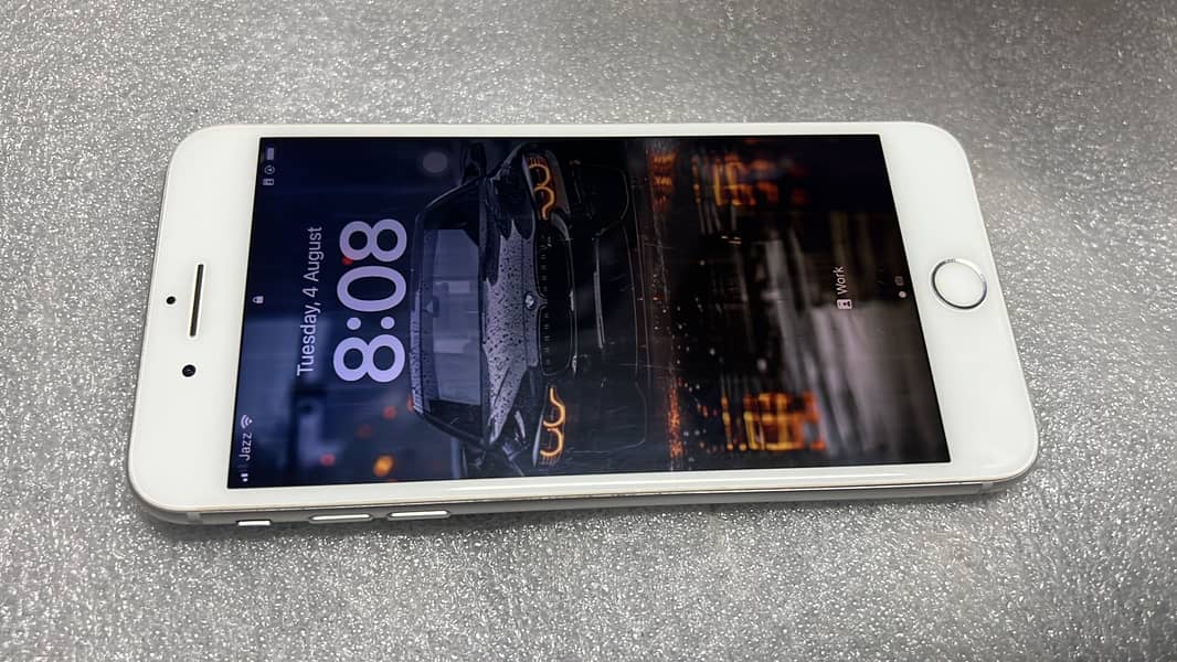 Apple iPhone 8 Plus 1