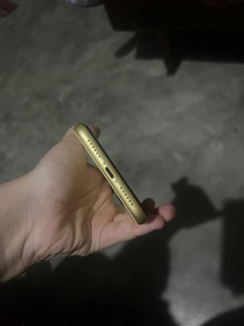 Apple iPhone 11 0