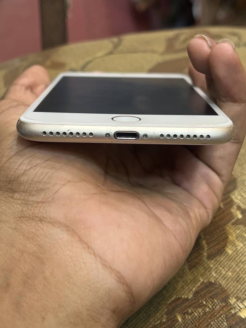 Apple iPhone 7 Plus 4