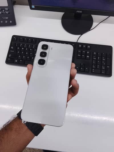 Infinix Hot 60i 12GB RAM 128GB | Warranty Till Dec 2026 | Complete Box