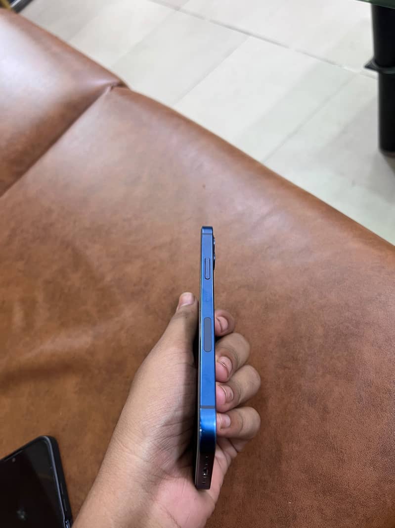 Apple iPhone 12 5
