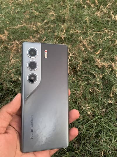 Tecno CAMON 40 Pro