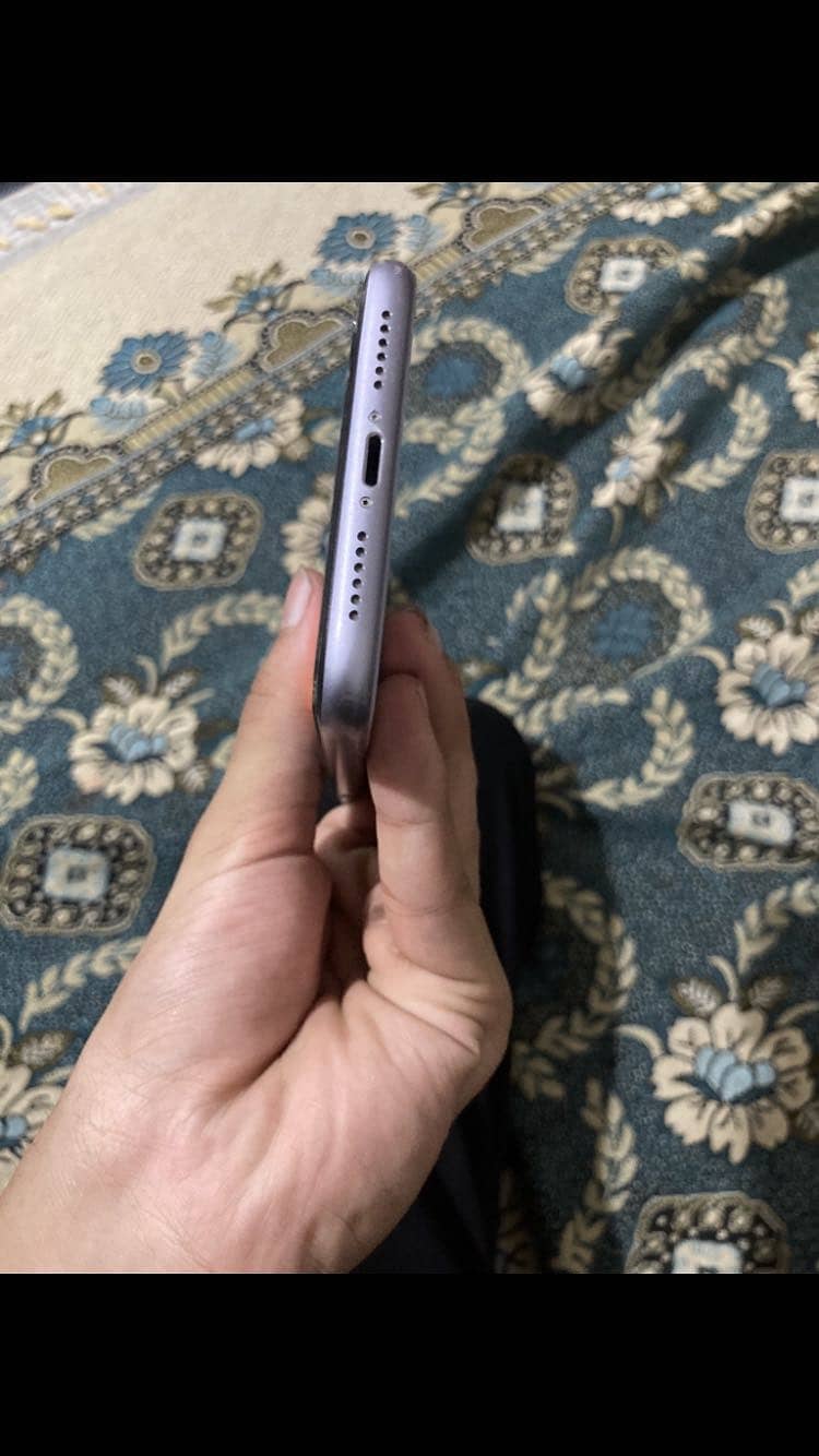 Apple iPhone 11 0
