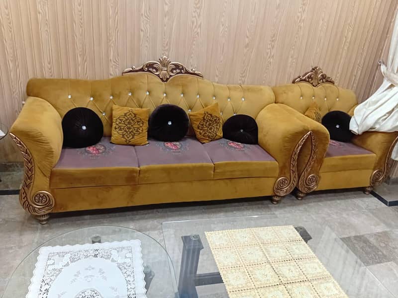2 sofa set available 0