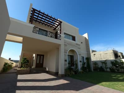 A House Of 1000 Square Yards In Rs. 550000000
