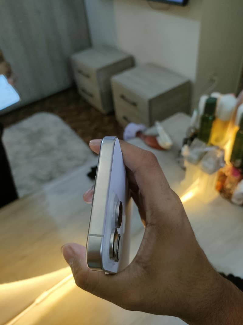 Apple iPhone 16 Pro Max 1
