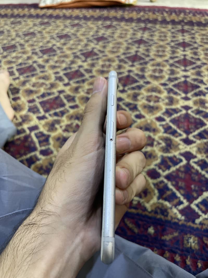 Apple iPhone 7 2
