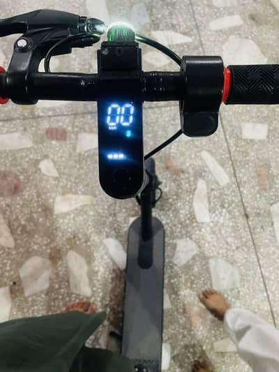 Electric scooty
