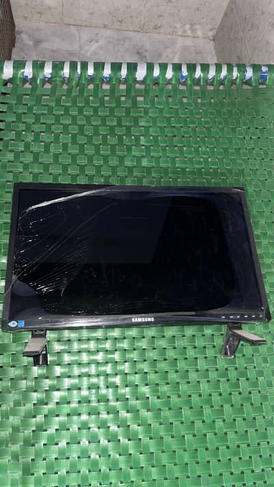Samsung LCD 24 inch