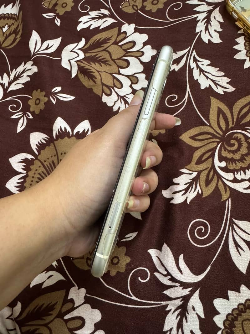 Apple iPhone 11 2
