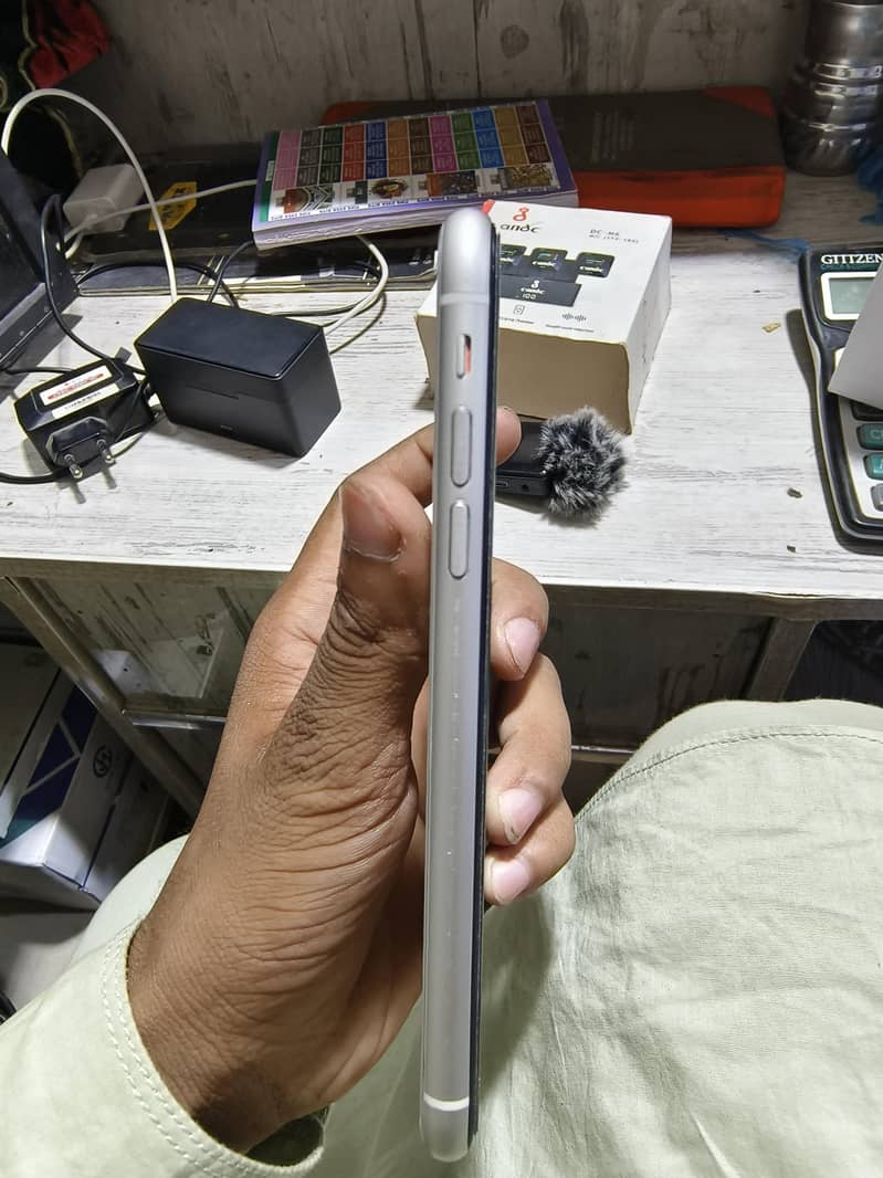Apple iPhone 11 1