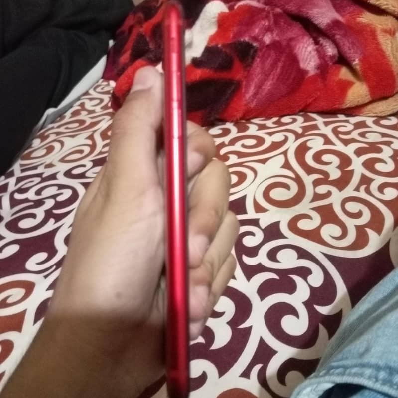 Apple iPhone 8 4
