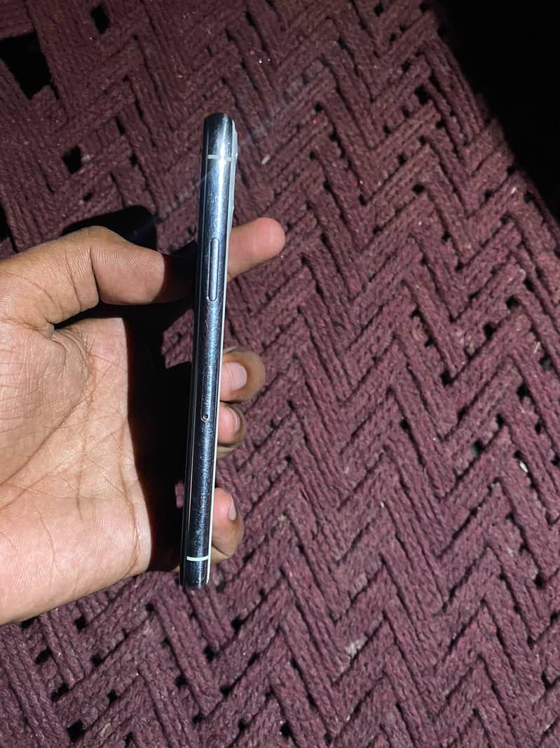 Apple iPhone 11 Pro 3