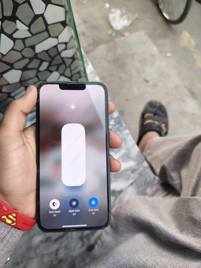 Apple iPhone 13 1