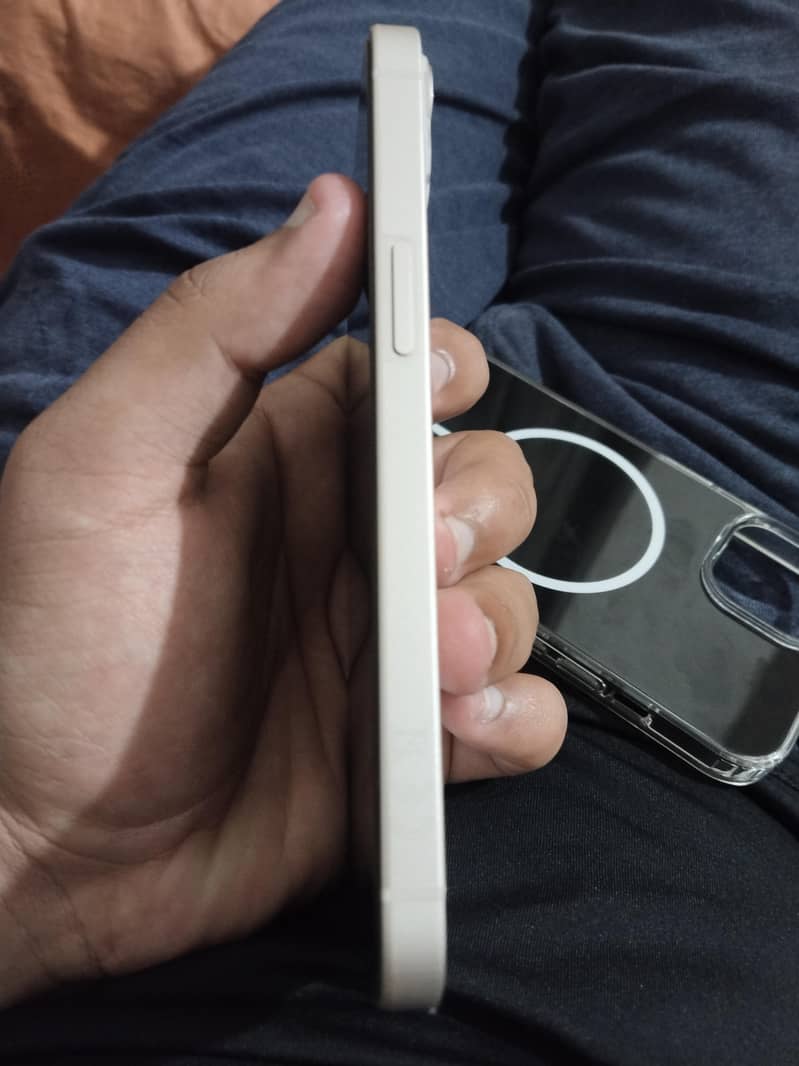 Apple iPhone 13 4