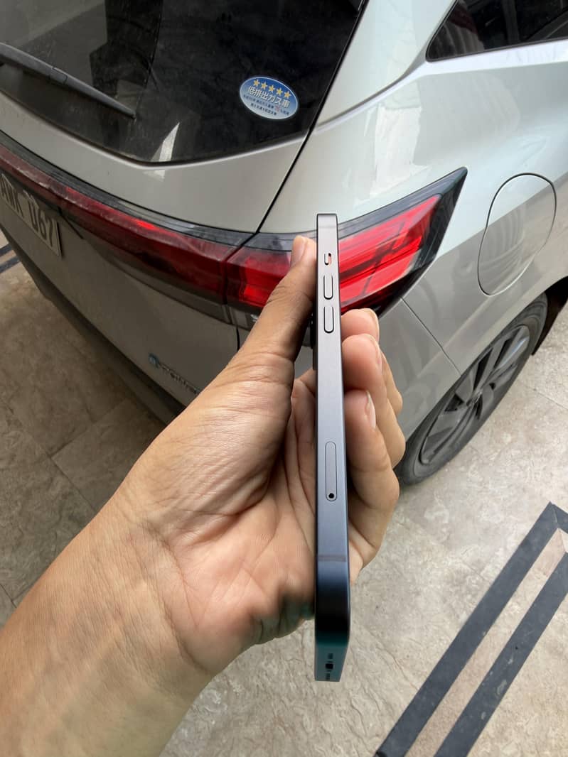 iPhone 13 5