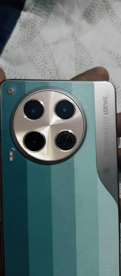 Tecno CAMON 30