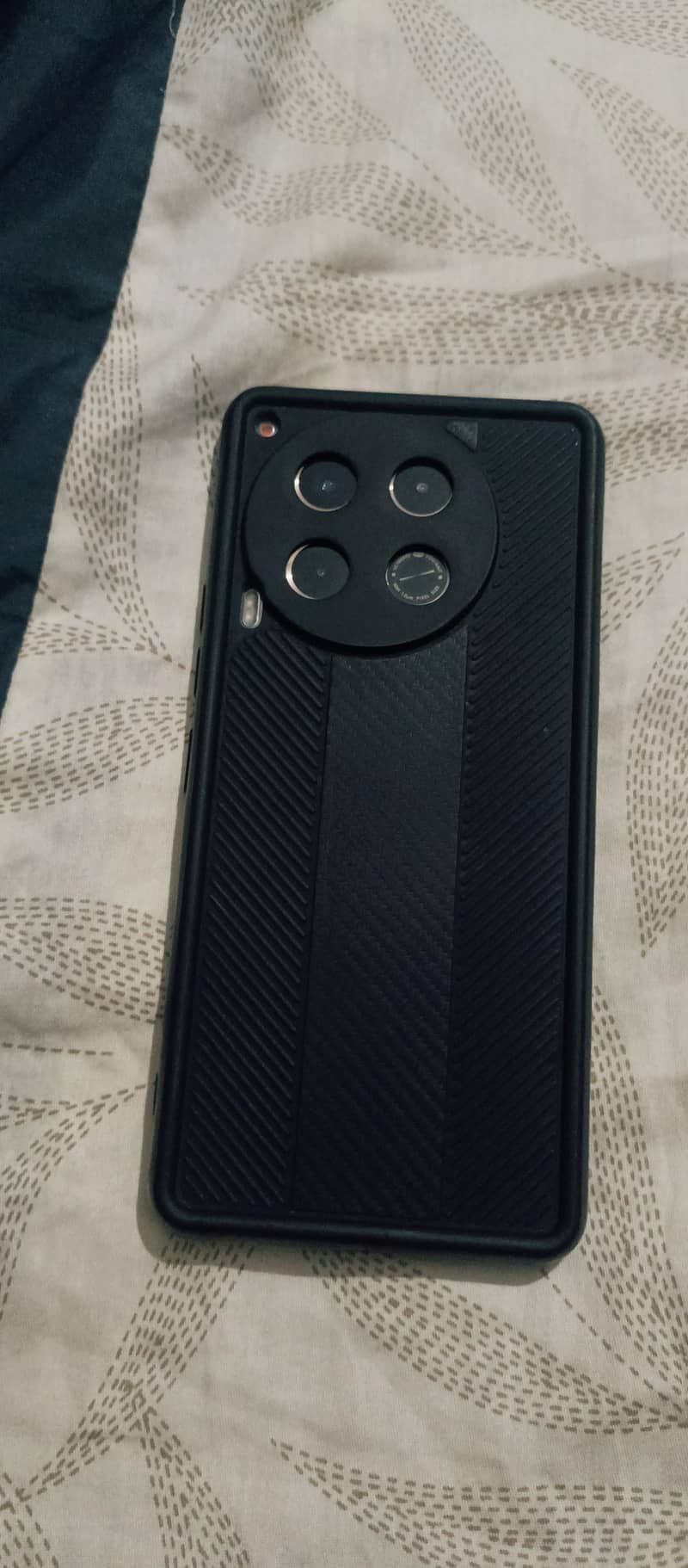 Tecno CAMON 30 7