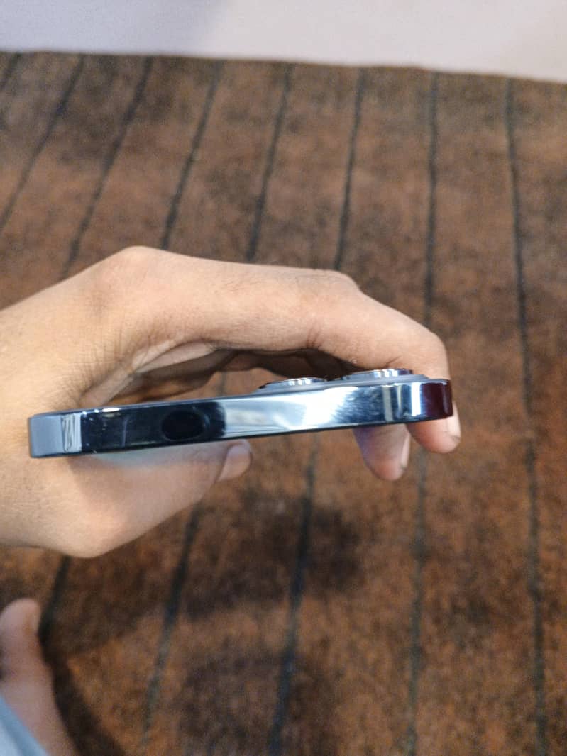 Apple iPhone 12 Pro Max 3