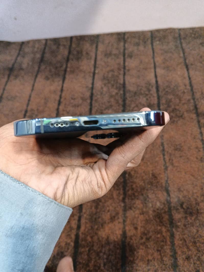 Apple iPhone 12 Pro Max 4
