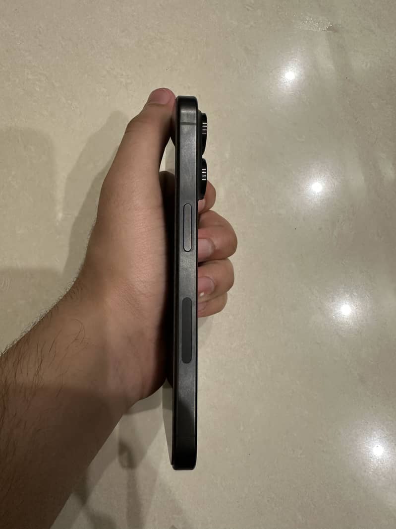 Apple iPhone 15 Pro 1