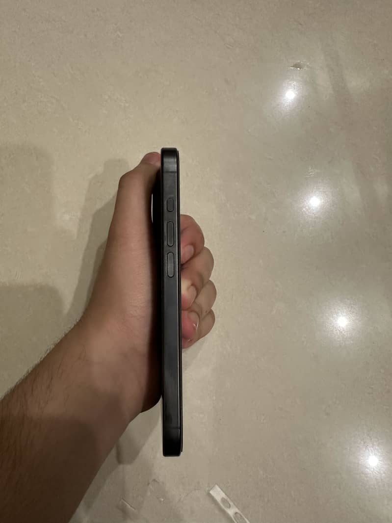 Apple iPhone 15 Pro 3