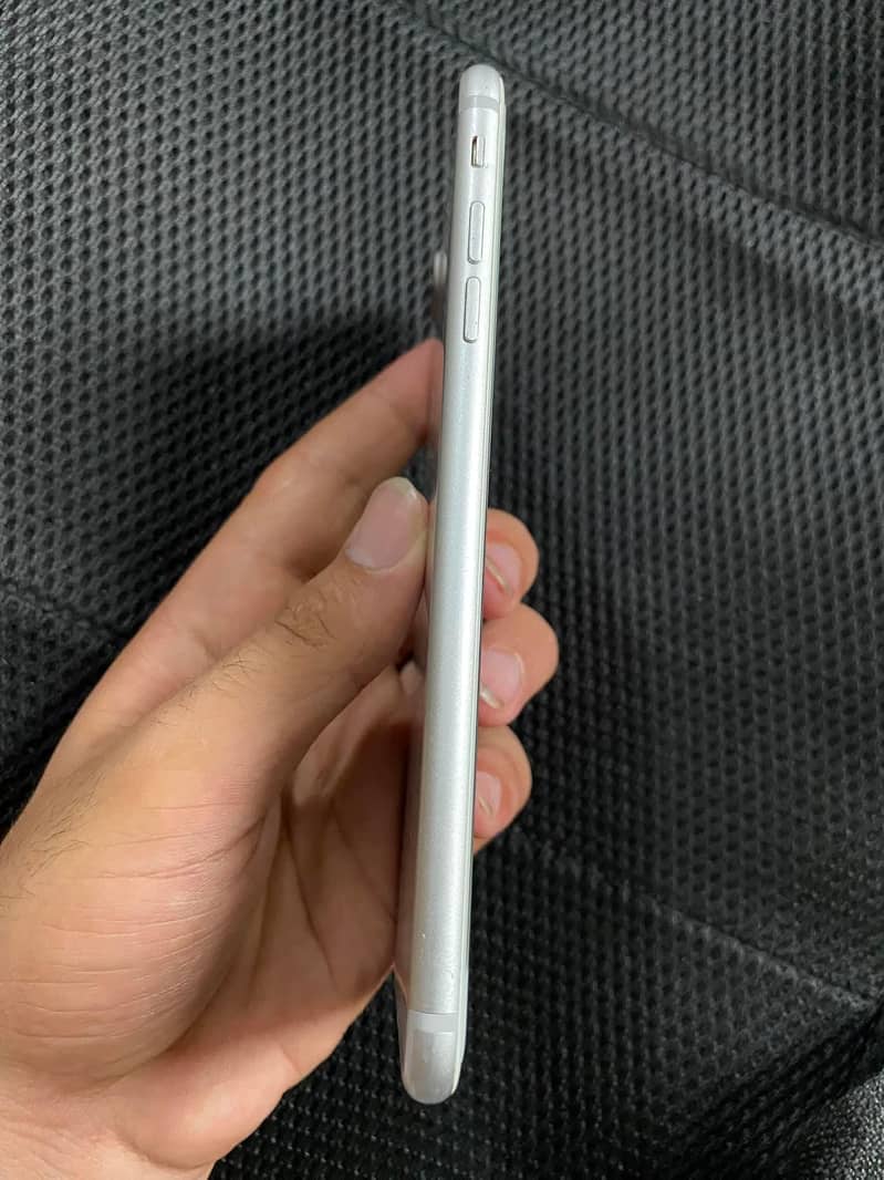 Apple iPhone 7 Plus 1