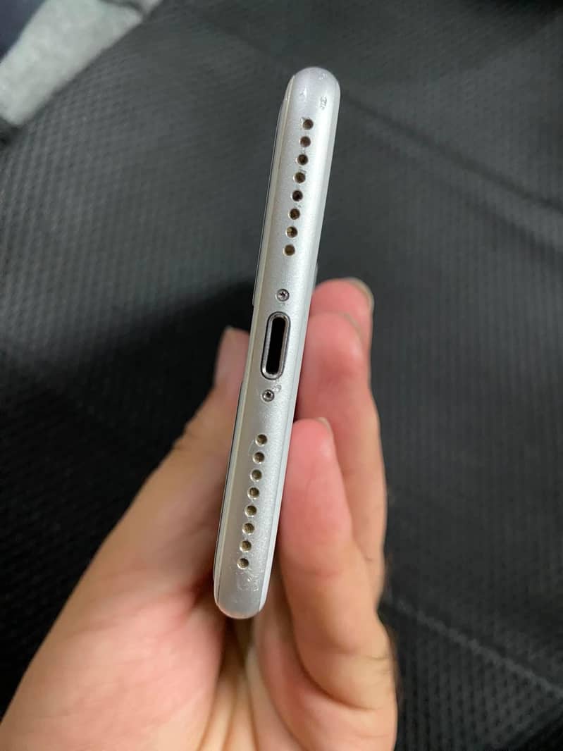 Apple iPhone 7 Plus 4