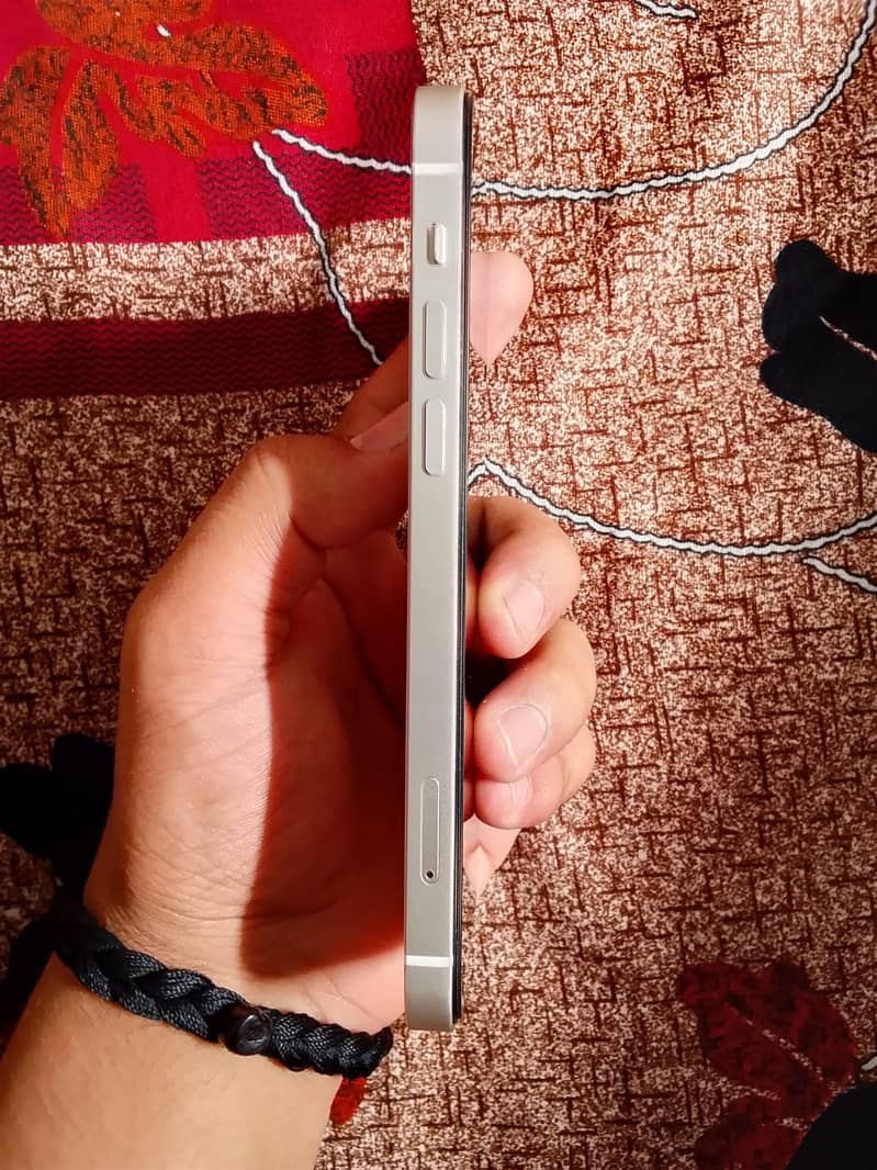 Apple iPhone 12 7