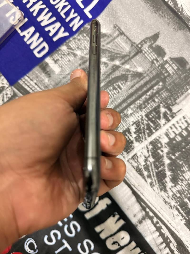 Apple iPhone X 3