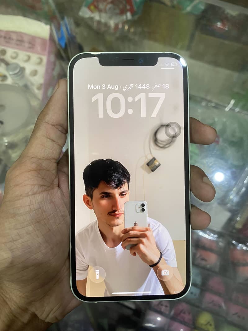 Apple iPhone 12 1