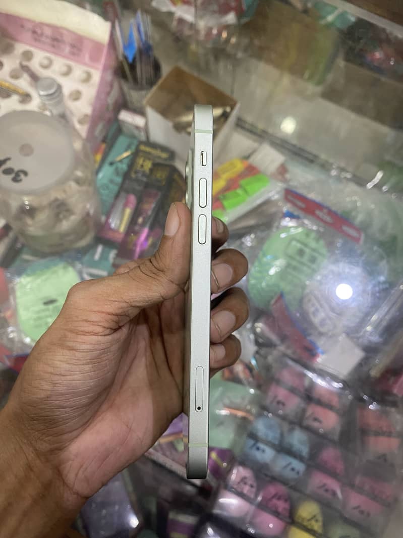 Apple iPhone 12 7