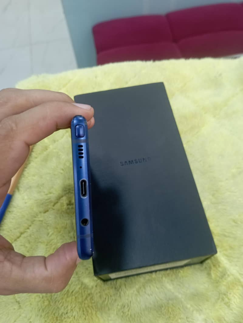 Samsung Mobile Note 9 4