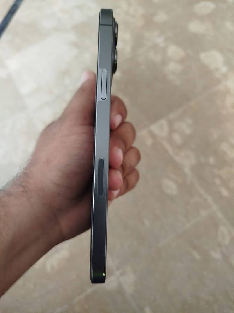 Apple iPhone 13 Pro Max 3