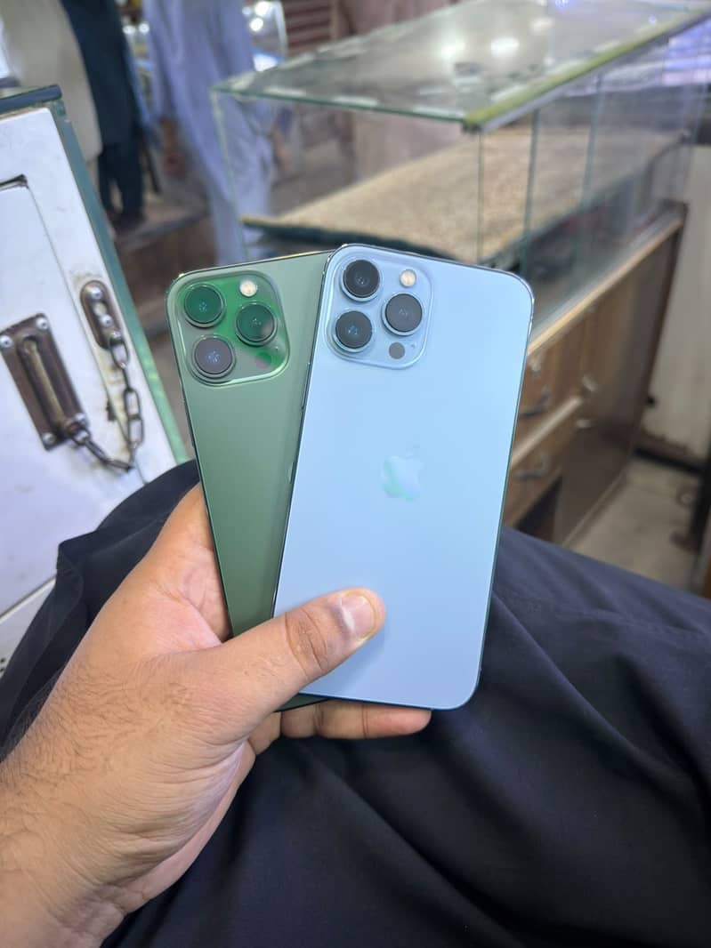 Apple iPhone 13 Pro Max 0